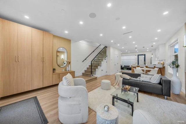 2705 East 3rd Avenue 2, Vancouver