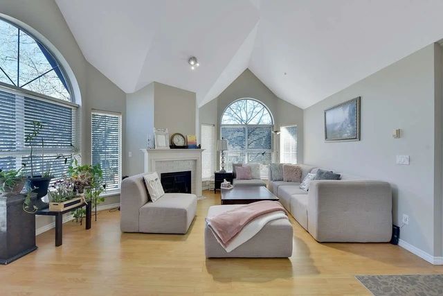 7435 121a Street 217, Surrey