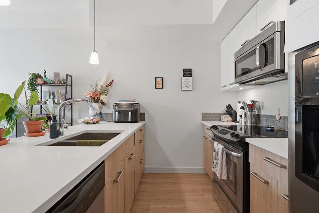 2214 Kelly Avenue 304, Port Coquitlam