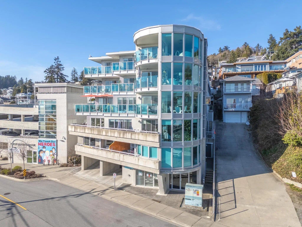 14955 Victoria Avenue 202, White Rock