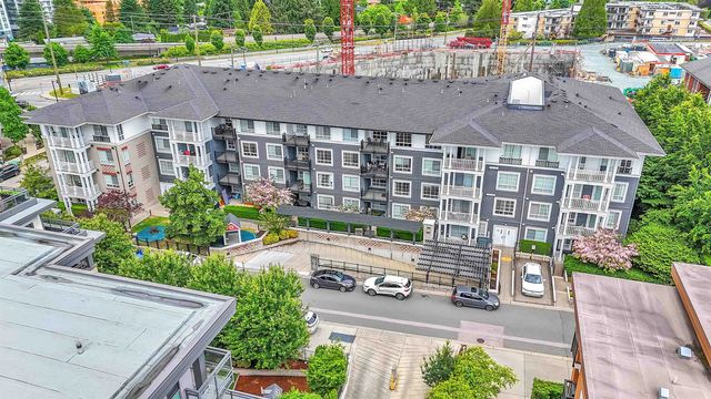 608 Como Lake Avenue 107, Coquitlam