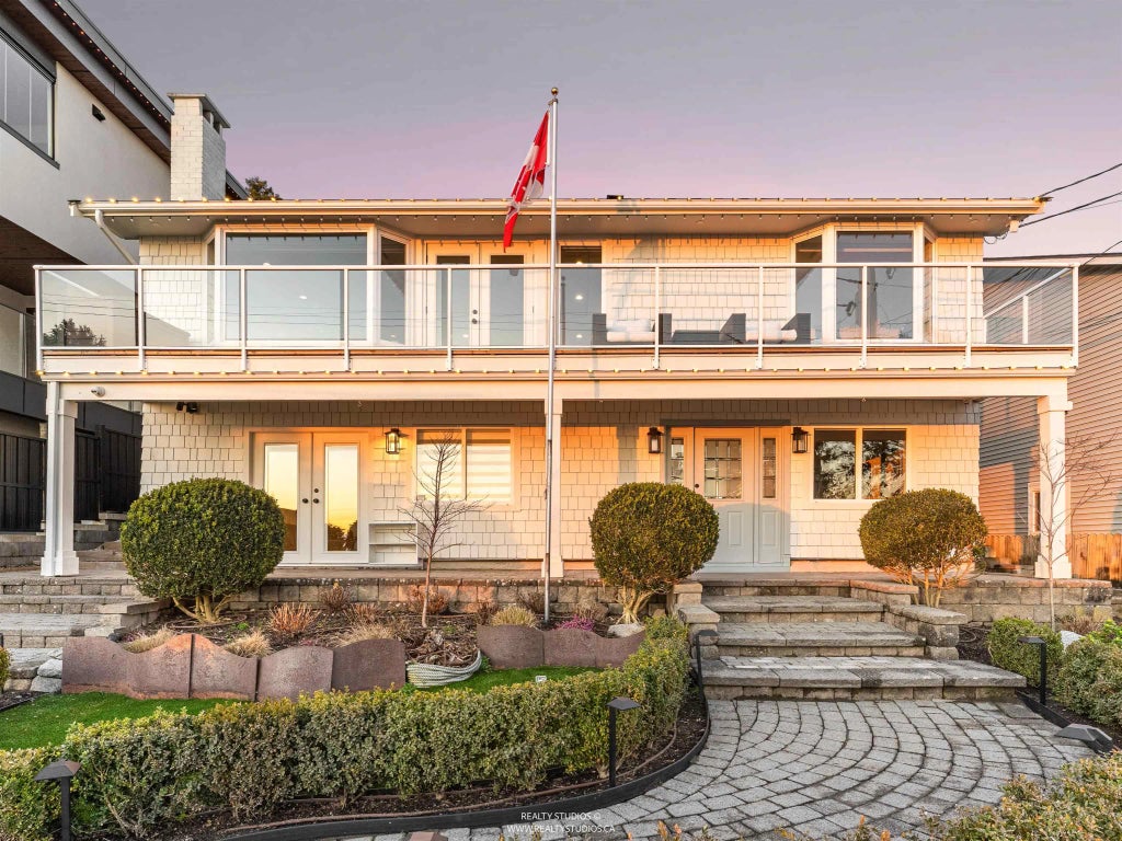 15383 Columbia Avenue, White Rock