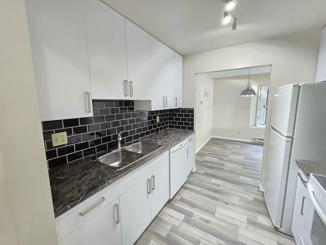 5250 Victory Street 109, Burnaby