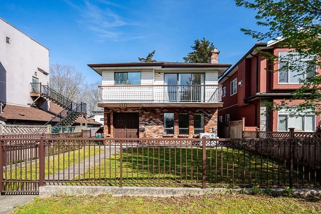 4332 Victoria Drive, Vancouver