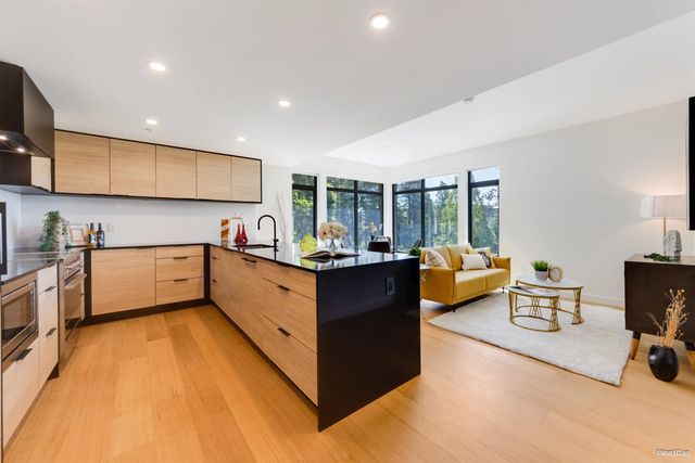 6485 Manitoba Street 302, Vancouver