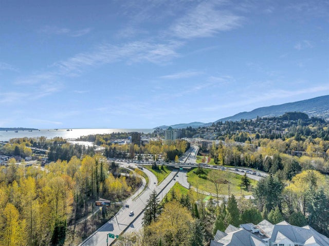 200 Klahanie Court 2205, West Vancouver