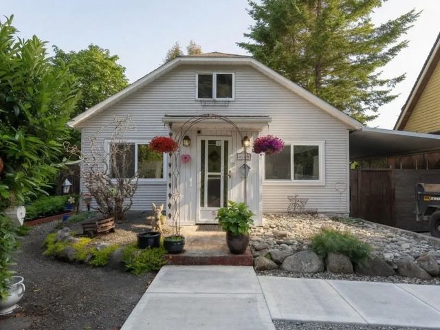 2725 Gordon Avenue, Surrey