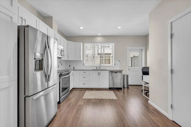 5858 142 Street 51, Surrey