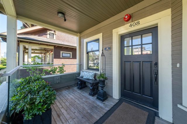 408 Eighth Street, New Westminster