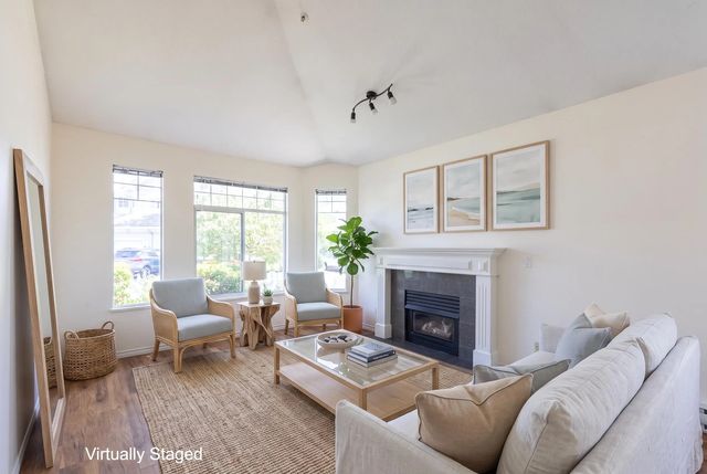 5708 208 Street 49, Langley