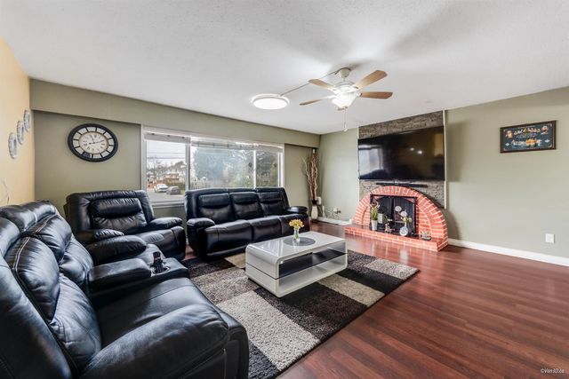 13553 84 Avenue, Surrey