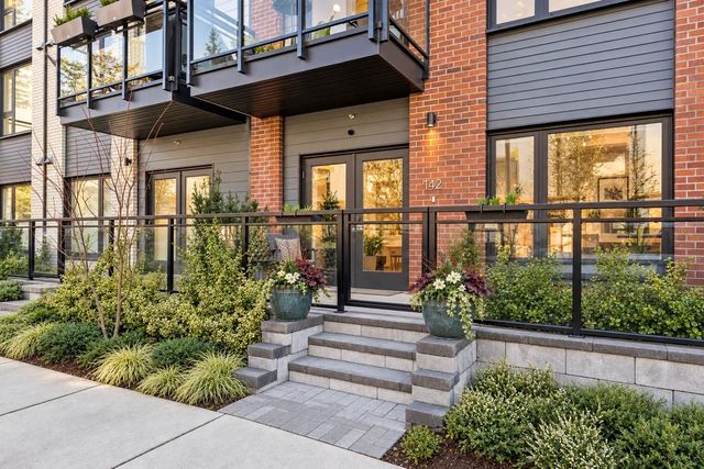 545 E 2nd Street 142, North Vancouver