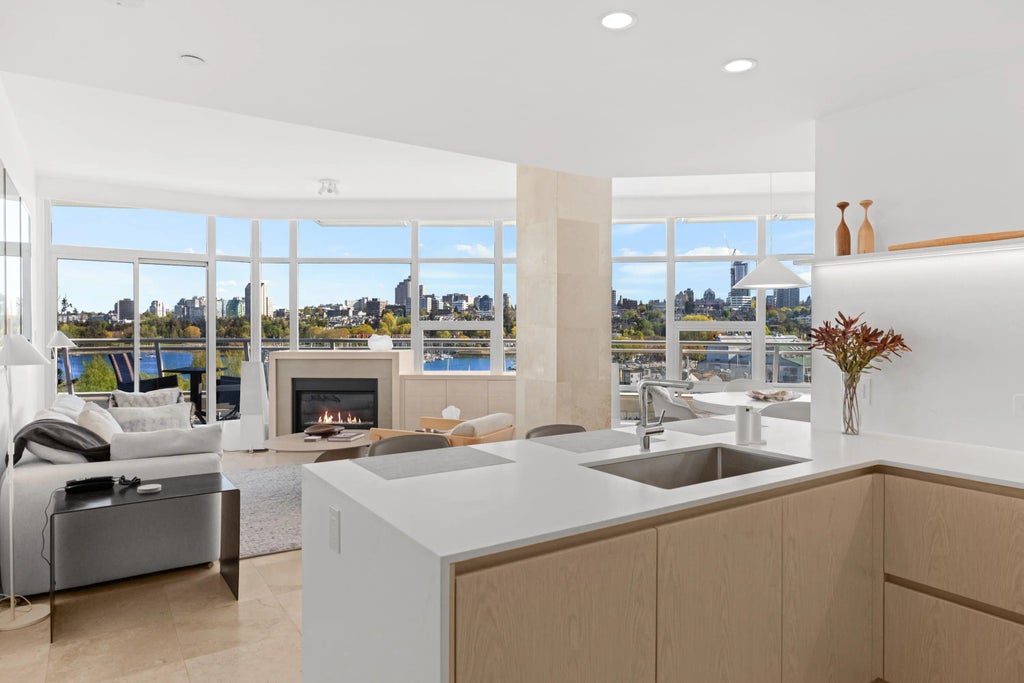 628 Kinghorne Mews 701, Vancouver