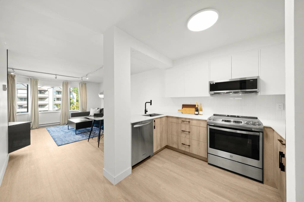 5224 204 Street 208, Langley