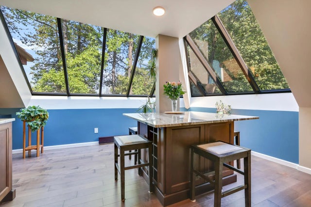 3980 Canada Way 3, Burnaby