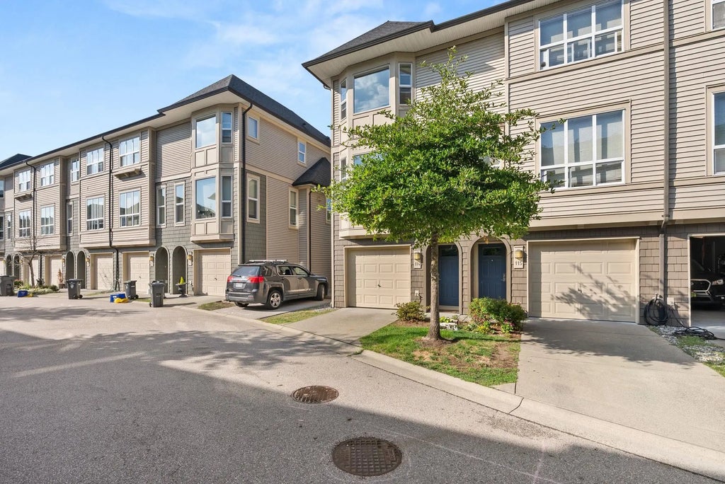 7938 209 Street 114, Langley