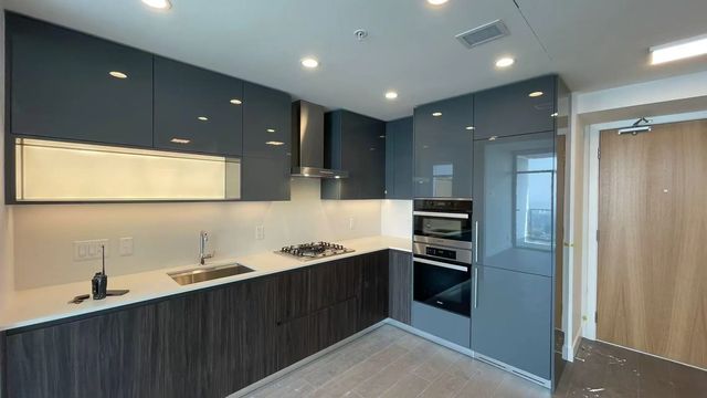 6511 Sussex Avenue 2505, Burnaby