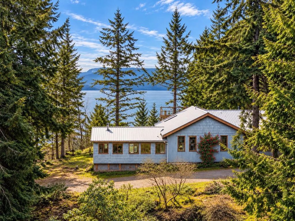 1690 Cottage Way, Galiano Island