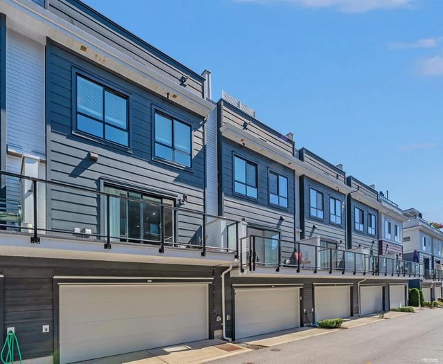 2277 Oak Meadows Drive 180, Surrey