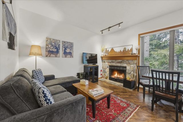 4891 Painted Cliff Road 8, Whistler