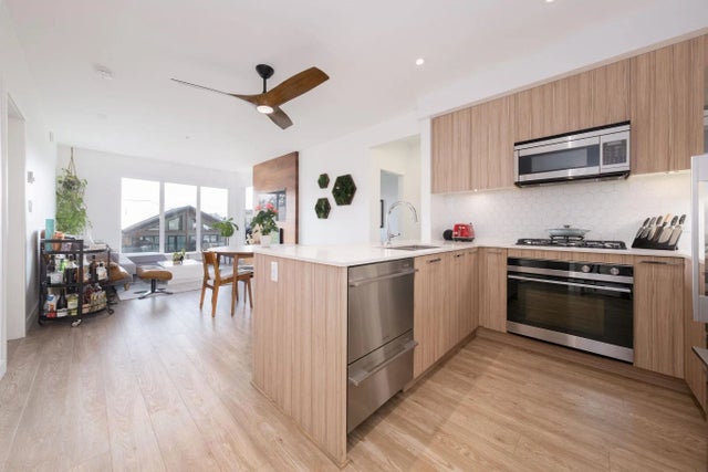 1061 Marine Drive 404, North Vancouver