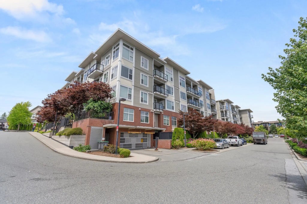 15956 86a Avenue 412, Surrey