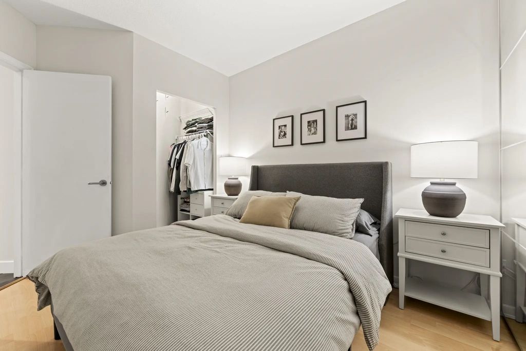 1177 Hornby Street 808, Vancouver