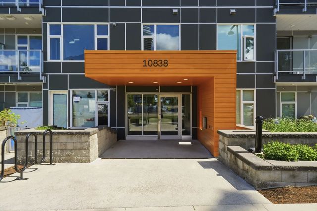 10838 Whalley Boulevard 211, Surrey