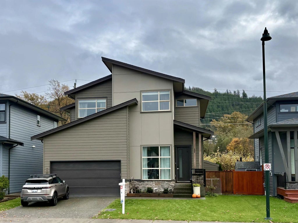 39212 Cardinal Drive, Squamish