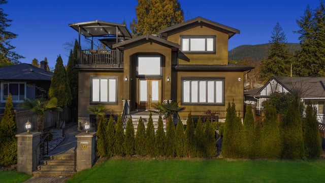 512 W 23rd Street, North Vancouver