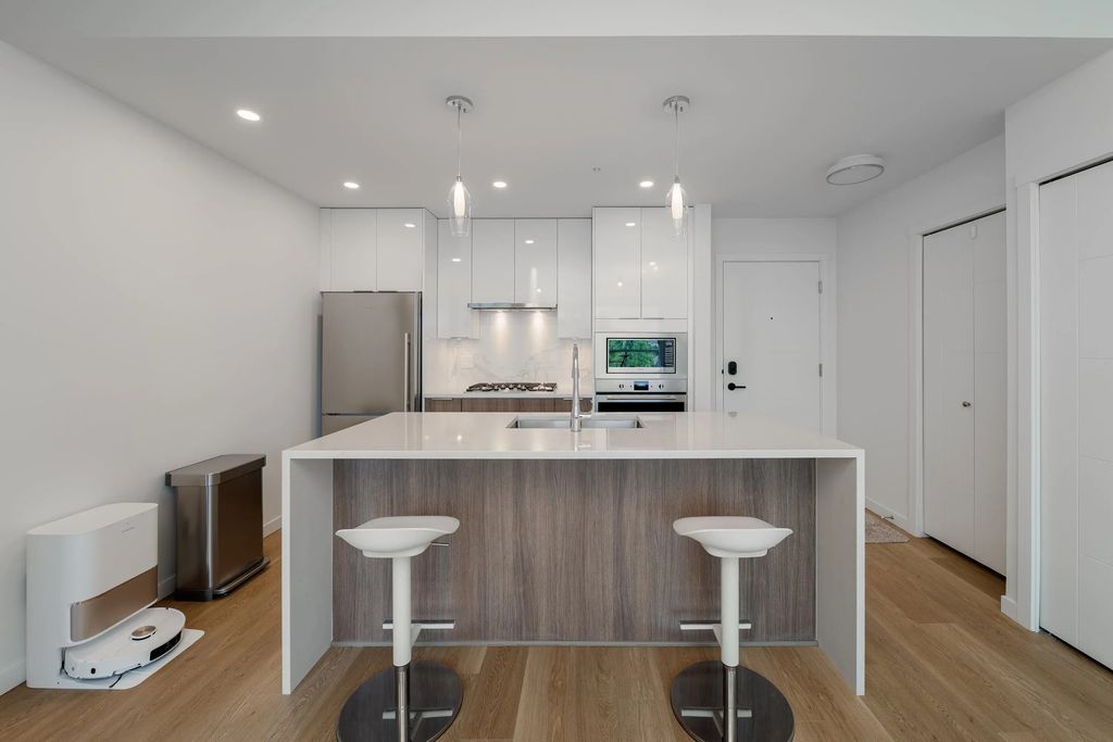 11641 227 Street 413, Maple Ridge