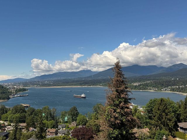 7521 Pandora Drive Unit A, Burnaby