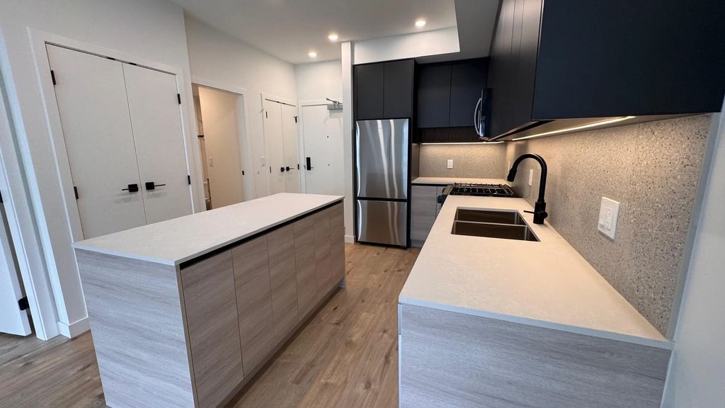 9xxx University Crescent 3xx, Burnaby