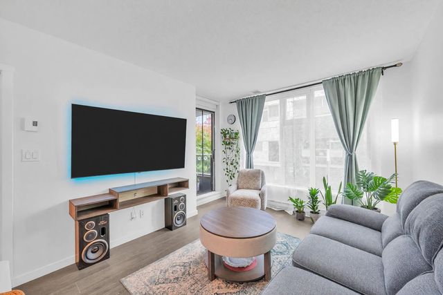 5598 Ormidale Street 504, Vancouver