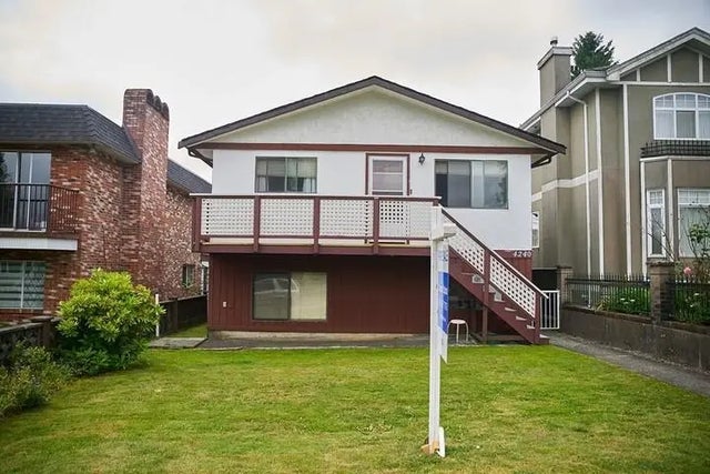 4240 Dundas Street, Burnaby