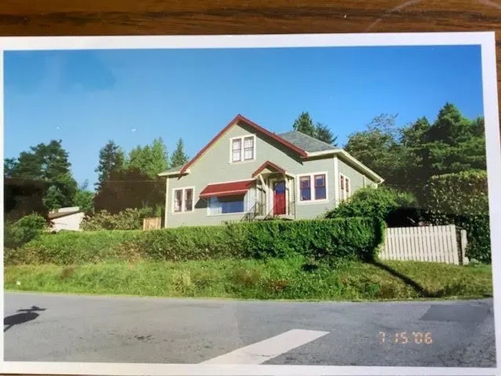 589 Seaview Road, Gibsons