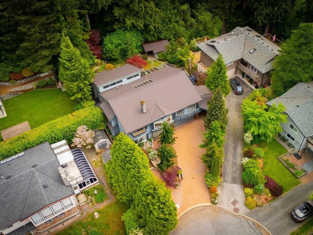 4786 Armour Court, North Vancouver