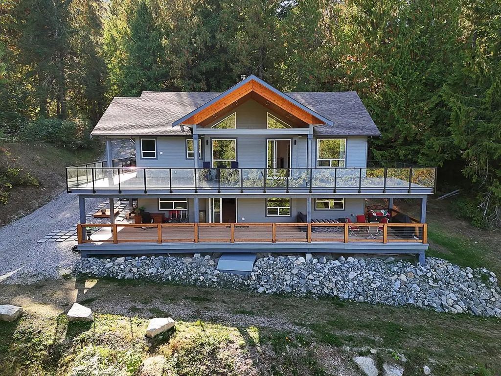 5611 E Oyster Bay Road, Garden Bay