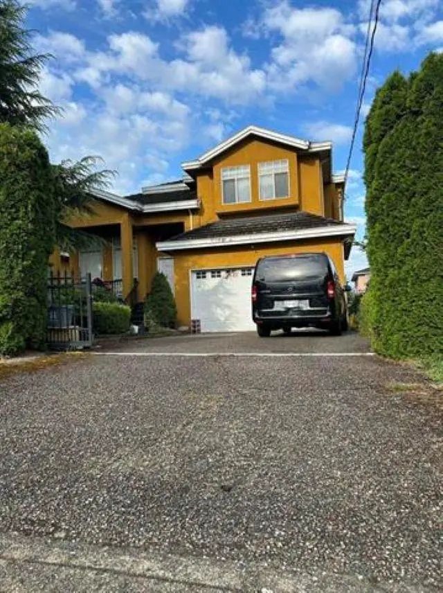 6521 Waltham Avenue, Burnaby
