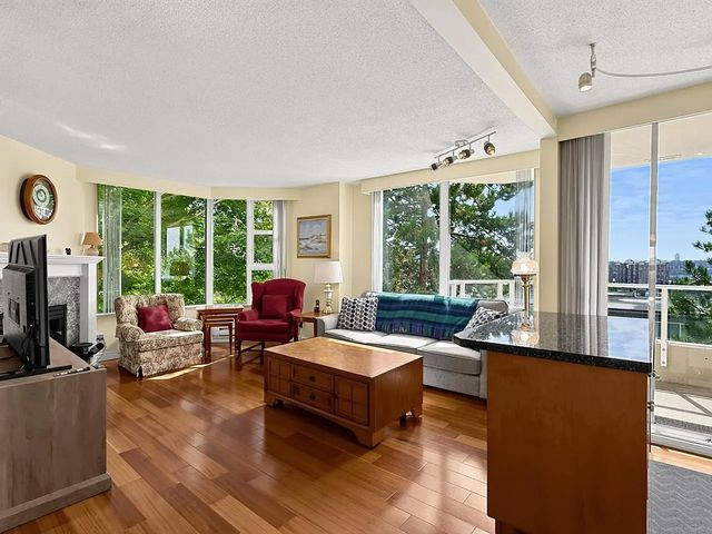 412 Twelfth Street 303, New Westminster