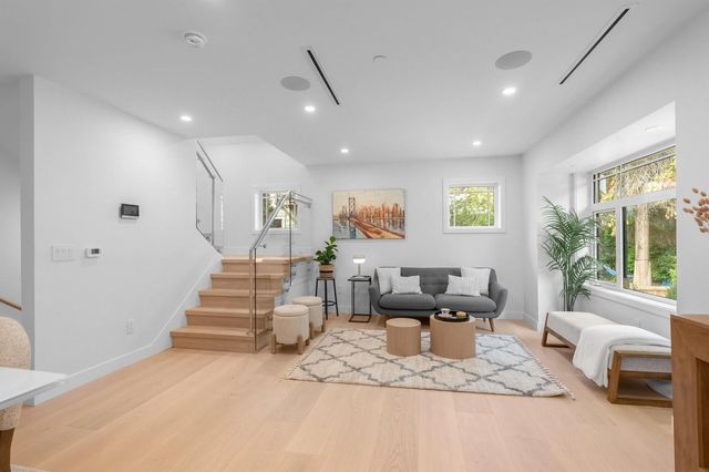 3672 W 1st Avenue A, Vancouver