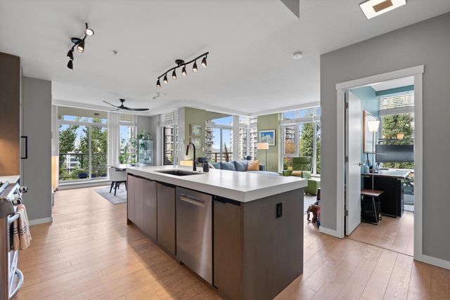 135 W 2nd Street 308, North Vancouver