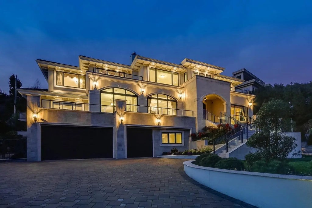 805 King Georges Way, West Vancouver