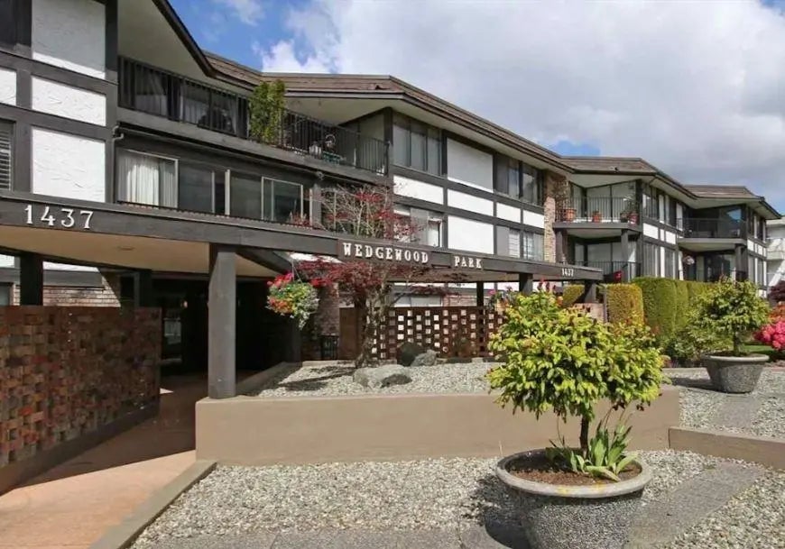 1437 Foster Street 404, White Rock