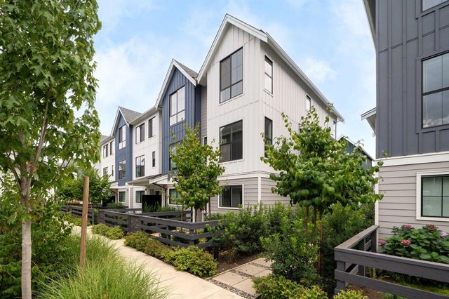 488 Furness Street 58, New Westminster
