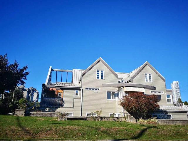 6990 Willingdon Avenue, Burnaby
