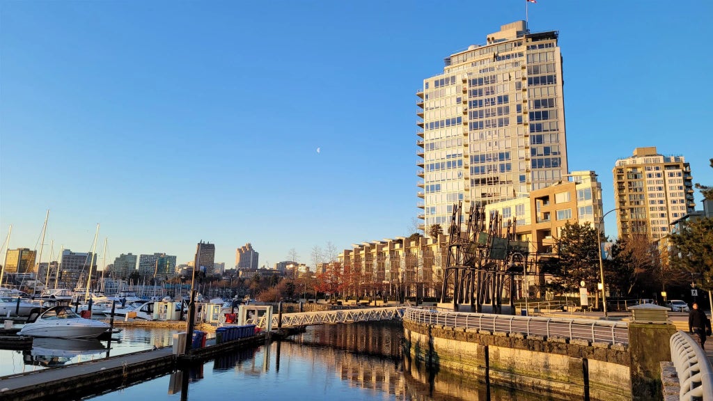 1228 Marinaside Crescent 302, Vancouver