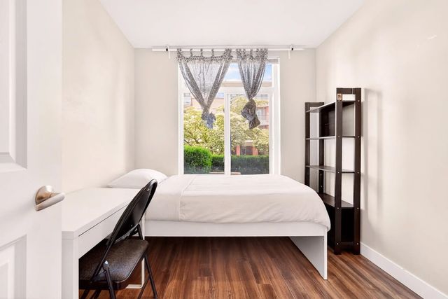 5692 Kings Road Third Bedroom, Vancouver