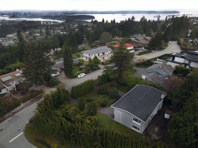 905 Greenwood Road, West Vancouver