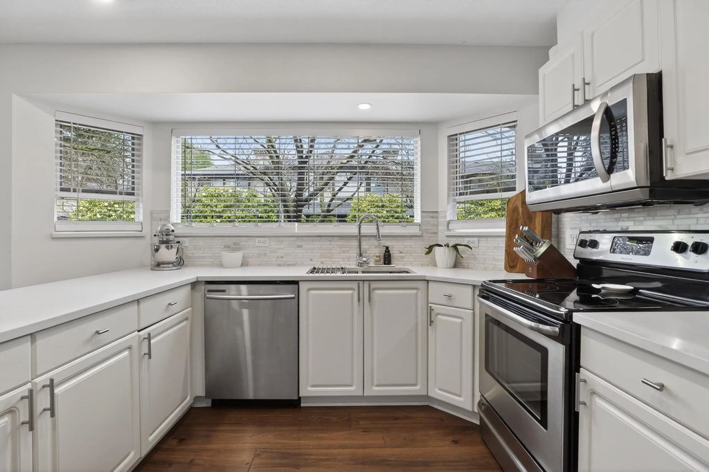 16080 82 Avenue 109, Surrey